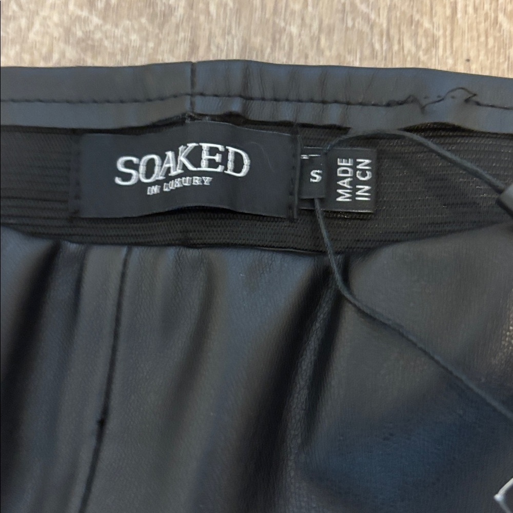 Sleek Black Women's Faux Leather Pants - Picture 2 of 7